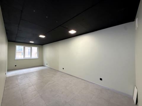 комерційна за адресою Бережанська вул., 18