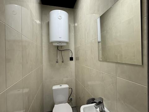 комерційна за адресою Бережанська вул., 18