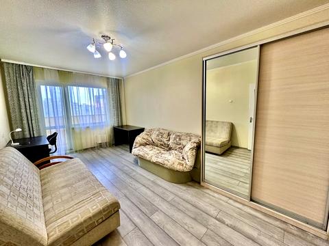 квартира за адресою Академіка Єфремова вул. (Командарма Уборевича), 18