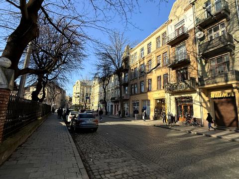 квартира по адресу Кропивницкого пл., 3