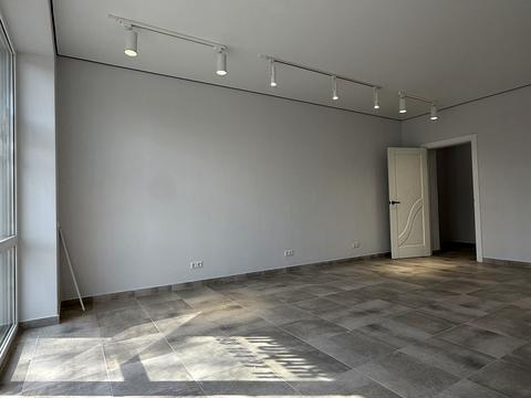 коммерческая по адресу Михайла Грушевського, 1