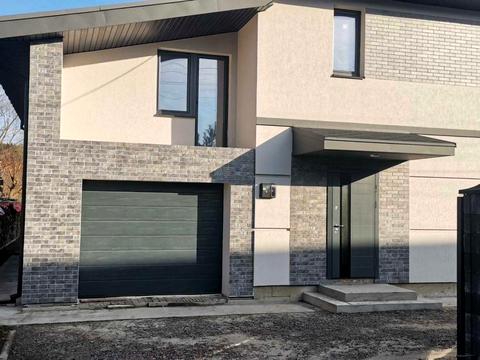 дом по адресу центральна