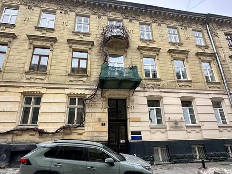 комерційна за адресою Омеляна Поповича вул., 2