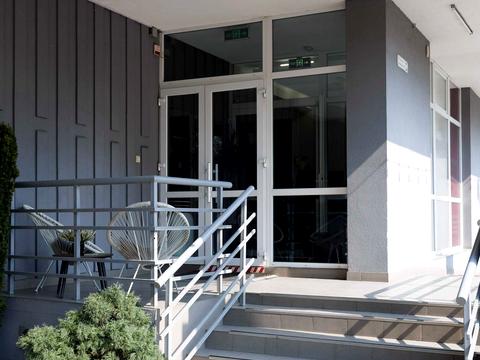 коммерческая по адресу Луки Долинского ул., 4