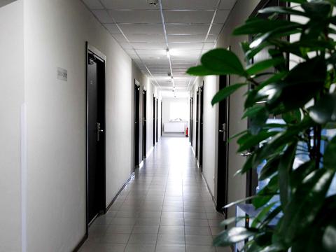 комерційна за адресою Луки Долинського вул., 4