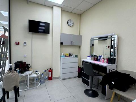 комерційна за адресою Івана Огієнка вул., 18