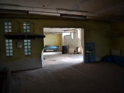 комерційна за адресою Польова вул., 9