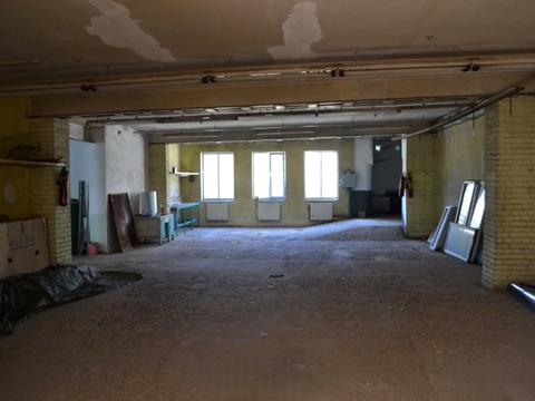 комерційна за адресою Польова вул., 9