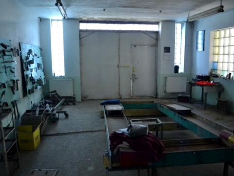 комерційна за адресою Польова вул., 9