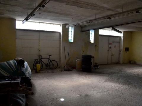 комерційна за адресою Польова вул., 9