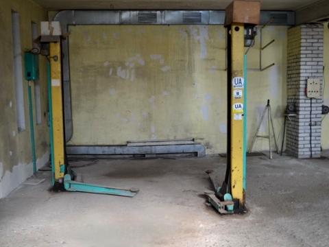 комерційна за адресою Польова вул., 9