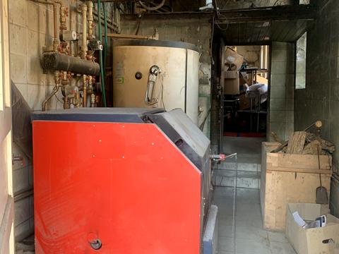 комерційна за адресою Польова вул., 9