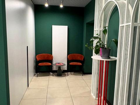 комерційна за адресою Академіка Андрія Сахарова вул., 80а