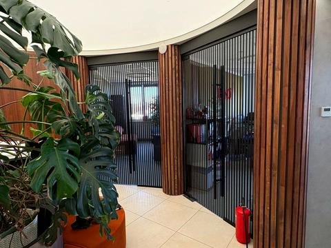 комерційна за адресою Академіка Андрія Сахарова вул., 80а