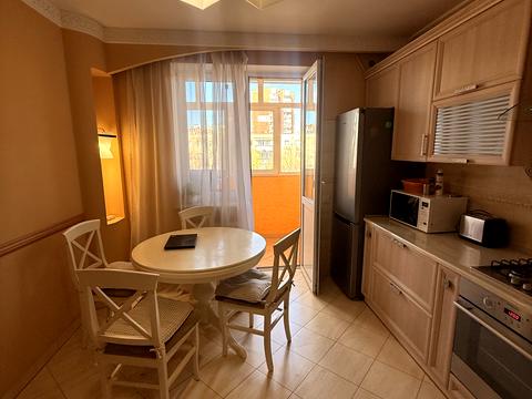 квартира за адресою В'ячеслава Чорновола просп. (), 16є