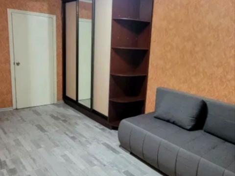 квартира за адресою Зодчих вул., 30