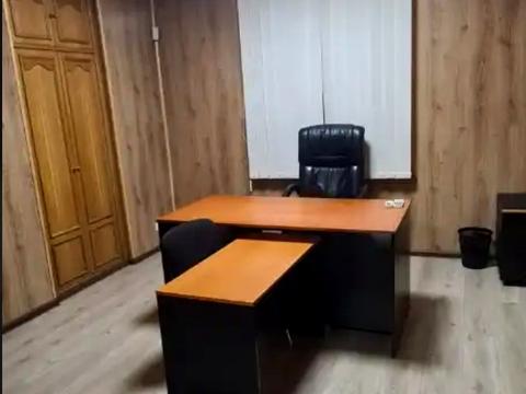 комерційна за адресою Дмитра Яворницького просп. (Карла Маркса), 115