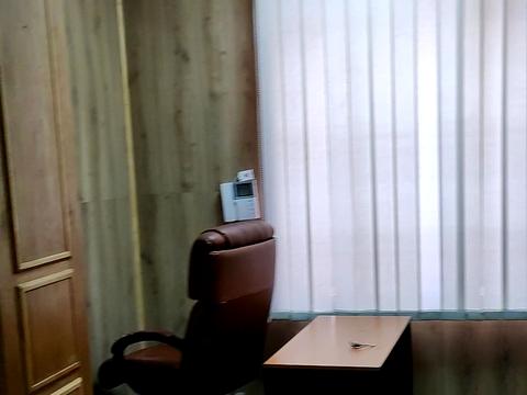 комерційна за адресою Дмитра Яворницького просп. (Карла Маркса), 115