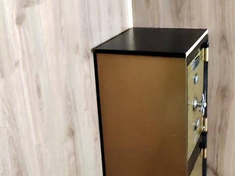 комерційна за адресою Дмитра Яворницького просп. (Карла Маркса), 115