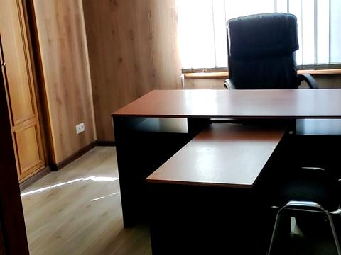 комерційна за адресою Дмитра Яворницького просп. (Карла Маркса), 115