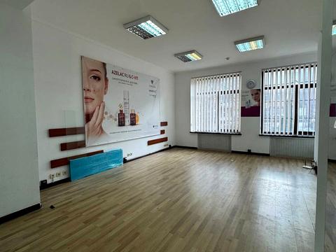 комерційна за адресою Соборна пл. (Жовтнева), 1-Б