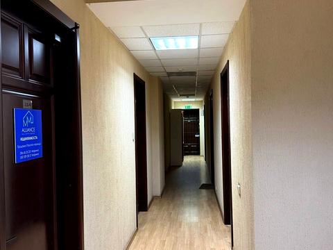 комерційна за адресою Соборна пл. (Жовтнева), 1-Б