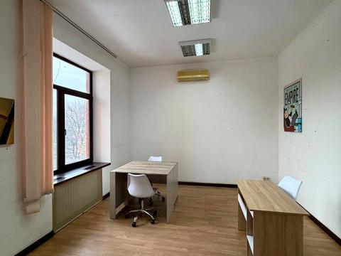 комерційна за адресою Соборна пл. (Жовтнева), 1-Б