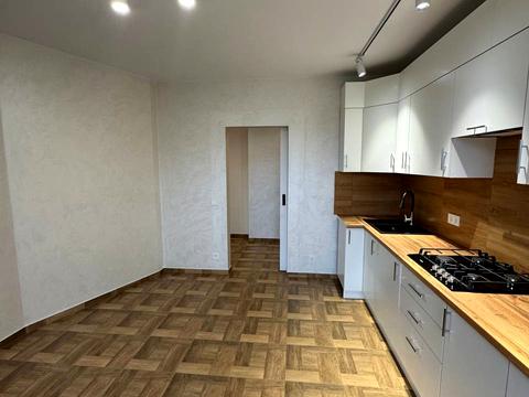 квартира за адресою Приозерна вул., 42