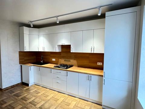 квартира за адресою Приозерна вул., 42