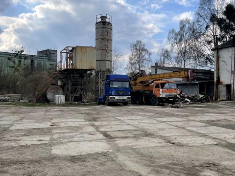 комерційна за адресою Холодна вул., 38а