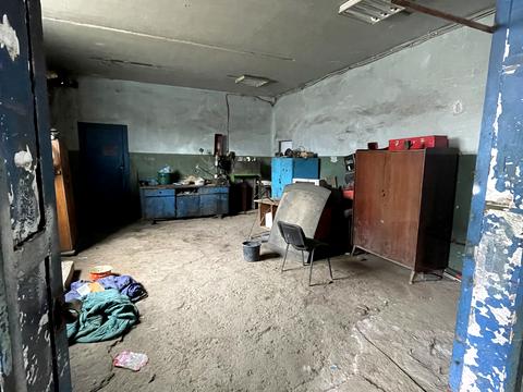 комерційна за адресою Холодна вул., 38а