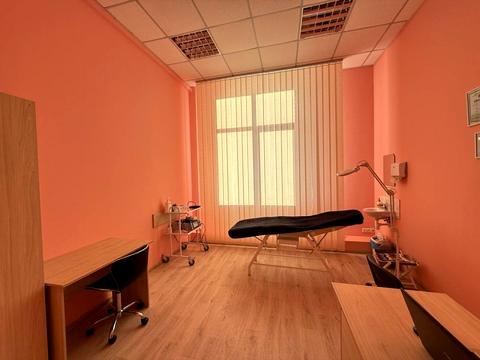 комерційна за адресою Срібнокільська вул., 12