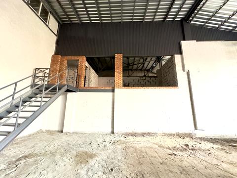 комерційна за адресою Ударників вул., 27