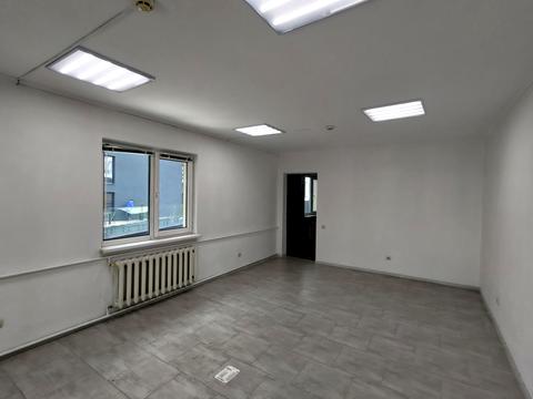 комерційна за адресою Героїв УПА вул., 73