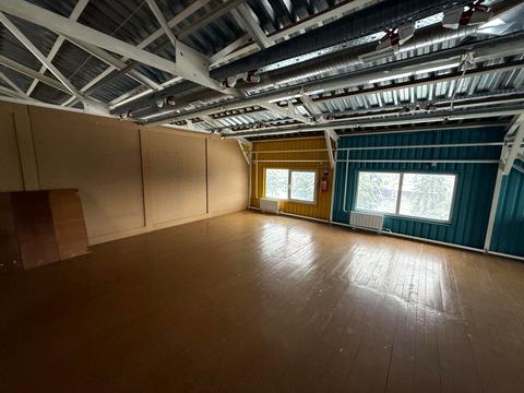 комерційна за адресою Юрківська вул., 27