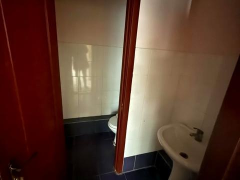 комерційна за адресою Юрківська вул., 27