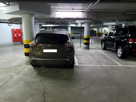 паркомісце за адресою Андрія Верхогляда вул. (Михайла Драгомирова), 16