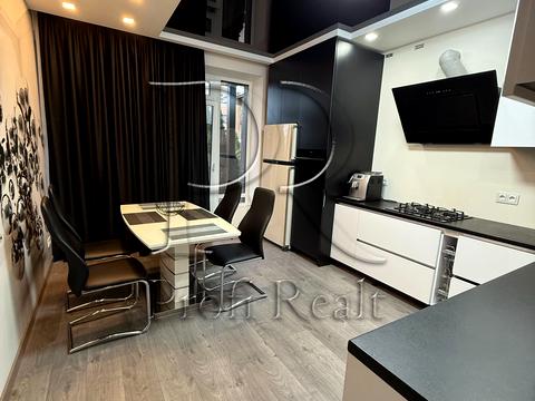 квартира за адресою Сергія Данченка вул., 12