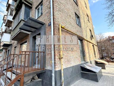 комерційна за адресою Джона Маккейна вул. (Івана Кудрі), 30