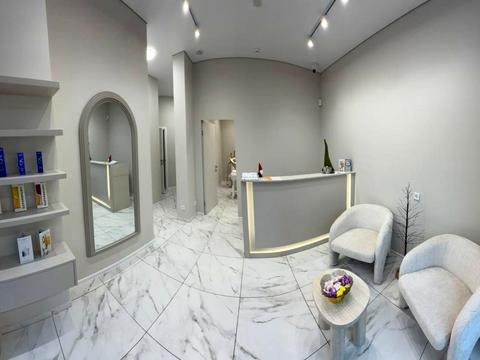 комерційна за адресою Салютна вул., (Будинок 02301-02303)