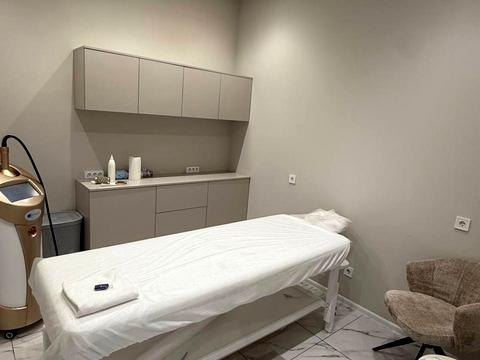комерційна за адресою Салютна вул., (Будинок 02301-02303)