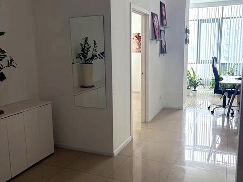 комерційна за адресою Трускавецька вул., 8