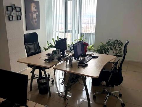 комерційна за адресою Трускавецька вул., 8