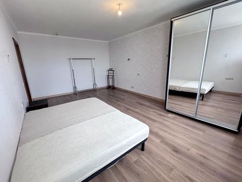 квартира за адресою Абрикосова вул., 14