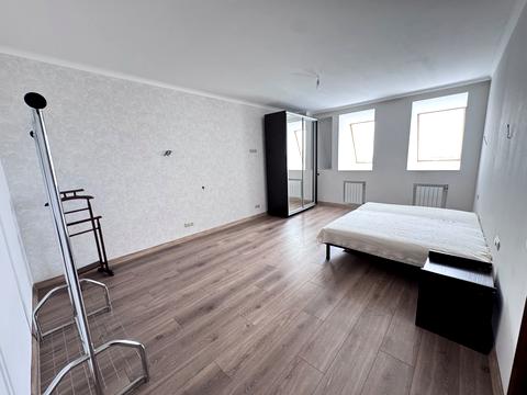 квартира за адресою Абрикосова вул., 14