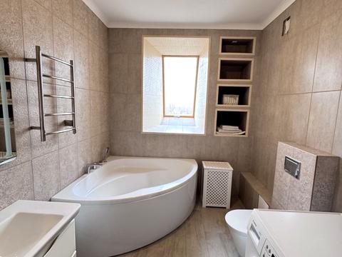 квартира за адресою Абрикосова вул., 14