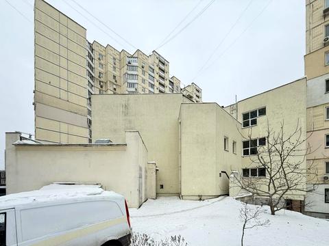 комерційна за адресою Федора Ернста вул., 8