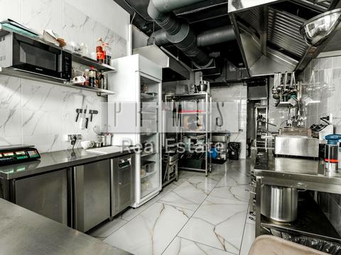 комерційна за адресою Дніпровська набережна вул., 15-Є