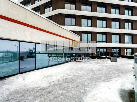 комерційна за адресою Дніпровська набережна вул., 15-Є