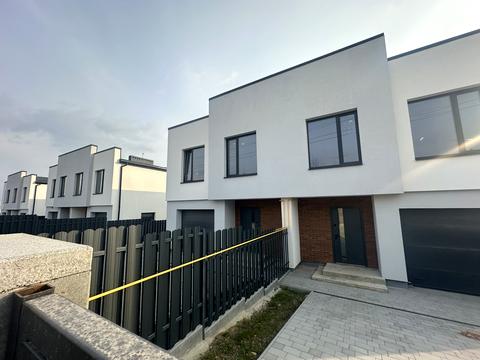 будинок за адресою Сонячна вул., 8